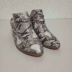 AMS Womens Prize-8 Mule Shoes Snake Skin Print Slip On Pointed Toe Studded 7.5